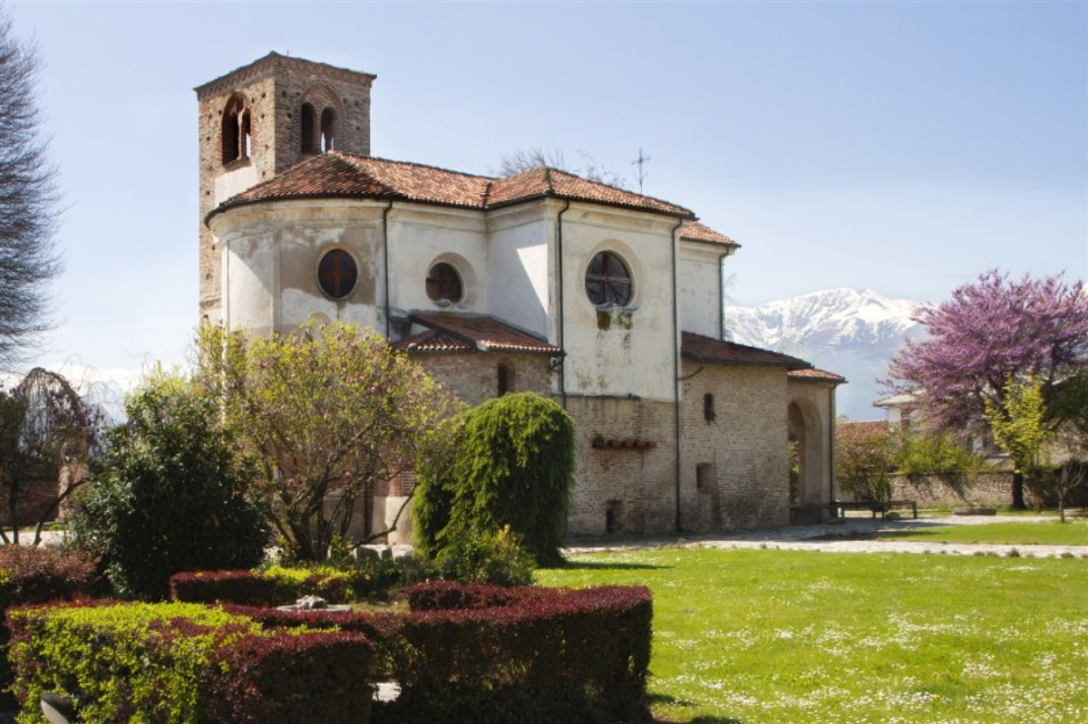 Abbazia Santa Maria (sec.XI) e Museo di Reperti Archeologici "Caburrum"
